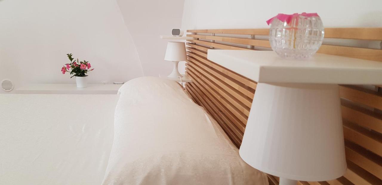 Il Cortile Segreto - Con Parcheggio Privato Apartment Lecce Ngoại thất bức ảnh