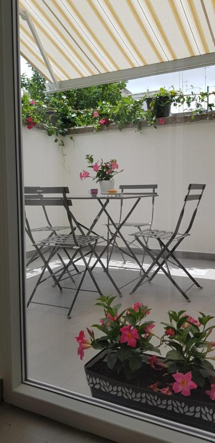 Il Cortile Segreto - Con Parcheggio Privato Apartment Lecce Ngoại thất bức ảnh