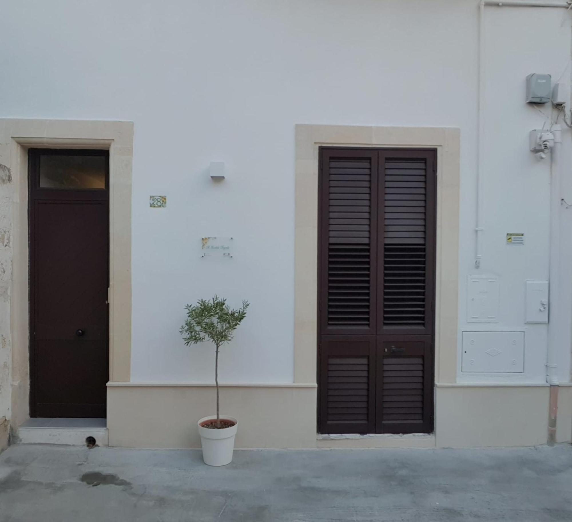 Il Cortile Segreto - Con Parcheggio Privato Apartment Lecce Ngoại thất bức ảnh